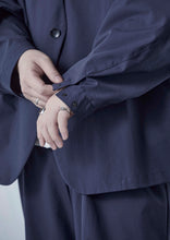 画像をギャラリービューアに読み込む, CLEAN TECH TWILL COLLARLESS JACKET NAVY
