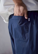 画像をギャラリービューアに読み込む, SO STRETCH NYLON LOGO SHORTS NAVY