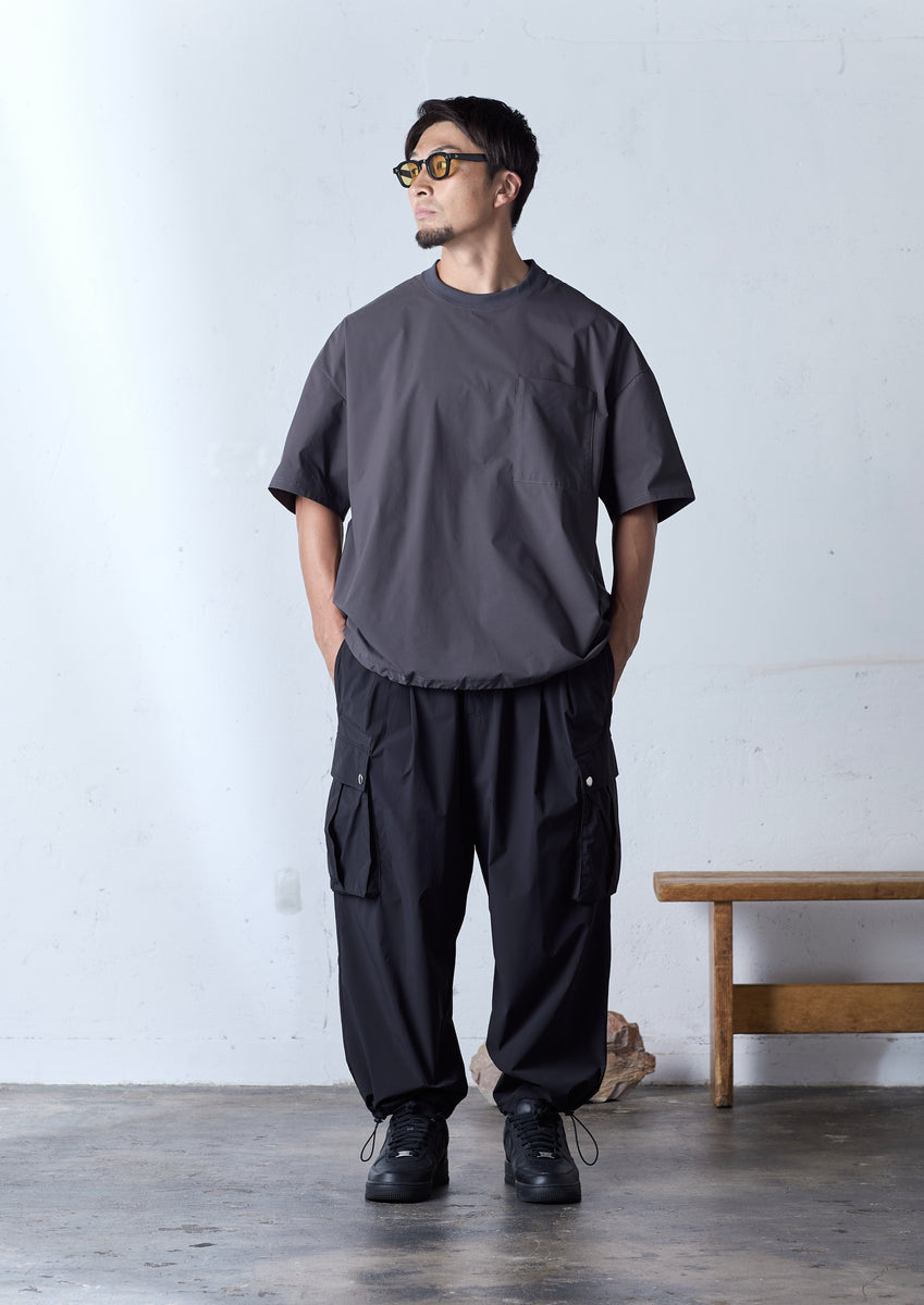 LIGHT SO STRETCH NYLON CARGO PANTS BLACK – carorie