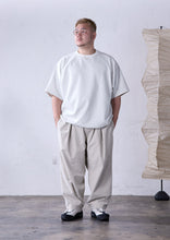 画像をギャラリービューアに読み込む, 【数量限定・予約商品 3/25(水)19:00-発売】THE CHINO WIDE PANTS LIGHT BEIGE
