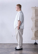 画像をギャラリービューアに読み込む, 【数量限定・予約商品 3/25(水)19:00-発売】THE CHINO WIDE PANTS LIGHT BEIGE