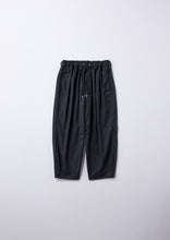画像をギャラリービューアに読み込む, 【数量限定・予約商品 3/25(水)19:00-発売】THE CHINO WIDE PANTS BLACK
