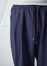 画像をギャラリービューアに読み込む, 【予約商品 8/15(木)19:00-発売】CLEAN TECH TWILL WIDE PANTS NAVY
