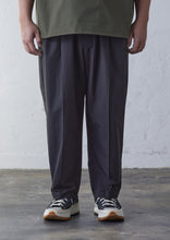 画像をギャラリービューアに読み込む, 【予約商品】CLEAN TECH TWILL TAPERED PANTS BLACK

