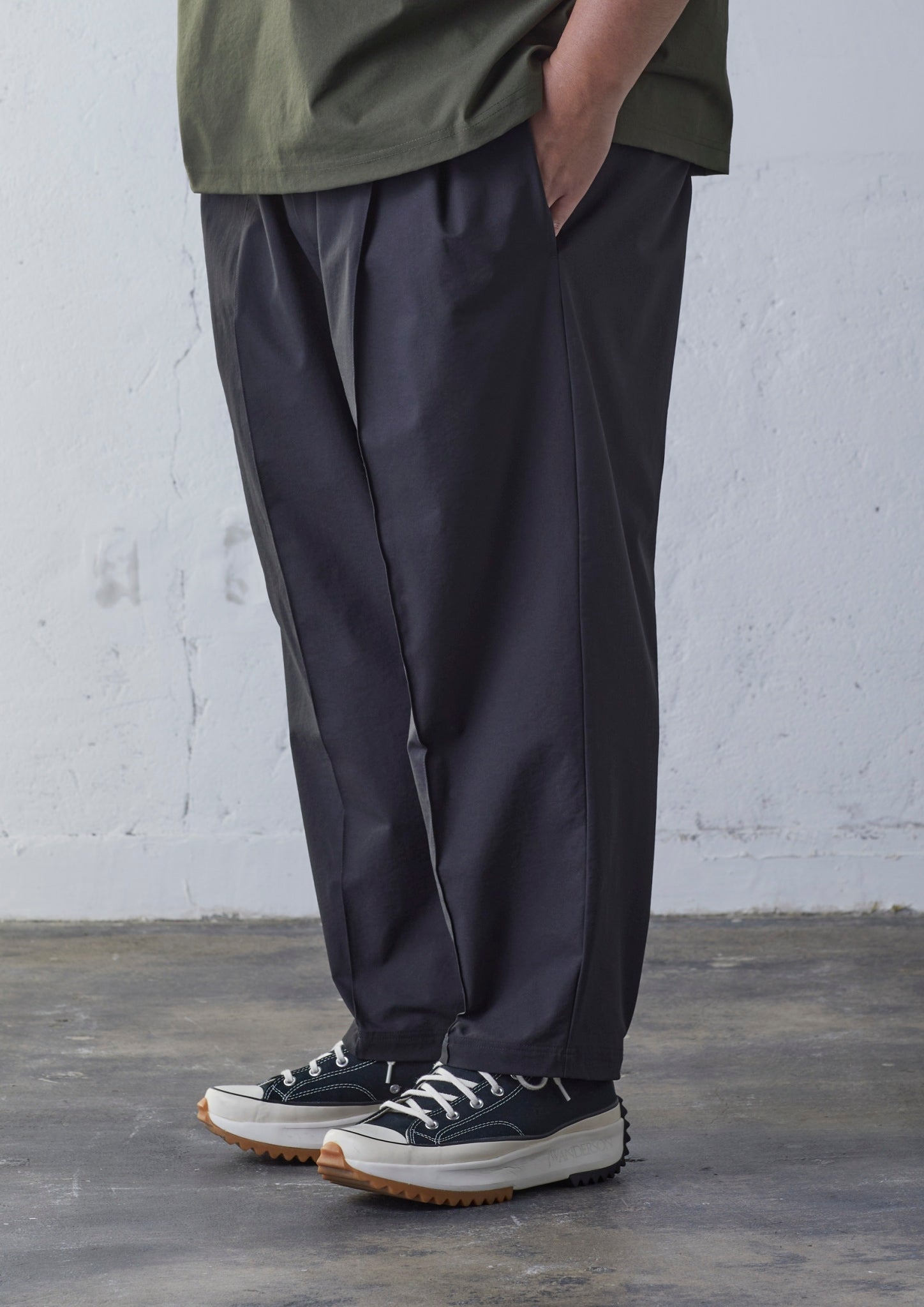 carorie CLEAN TECH TWILL TAPERED PANTSパンツ - スラックス